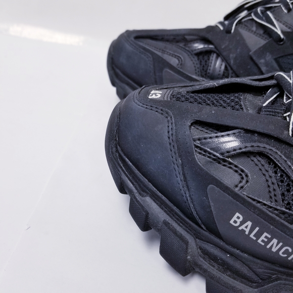 Balenciaga Men's Black Sneakers - Picture 7 of 11
